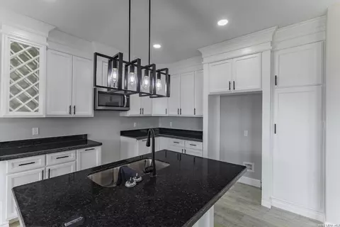 Kitchen - 183 Pleasant Dr, Eagle Pass, TX 78852 photo 2 of 4