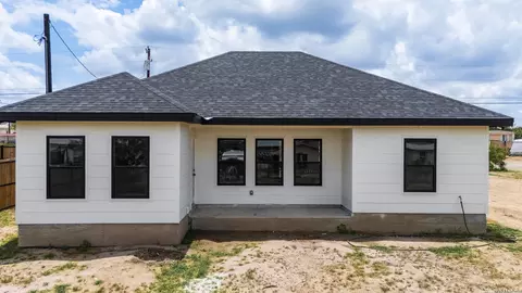Exterior - 183 Pleasant Dr, Eagle Pass, TX 78852 photo 2 of 3