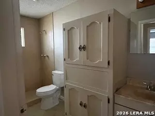 Bath - 1883 Quarry St, Eagle Pass, TX 78852 photo 1 of 2