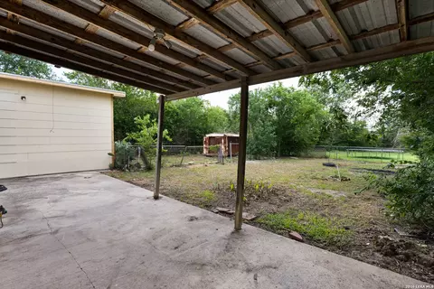 Exterior - 204 3rd St, Converse, TX 78109 photo 3 of 5