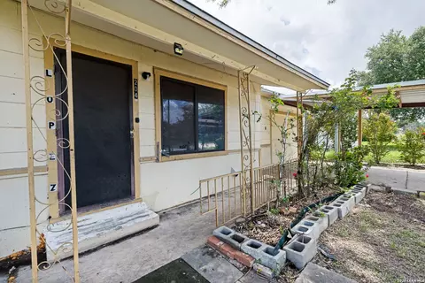 Exterior - 204 3rd St, Converse, TX 78109 photo 2 of 5
