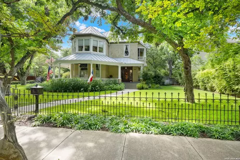 402 Madison, San Antonio, TX 78204