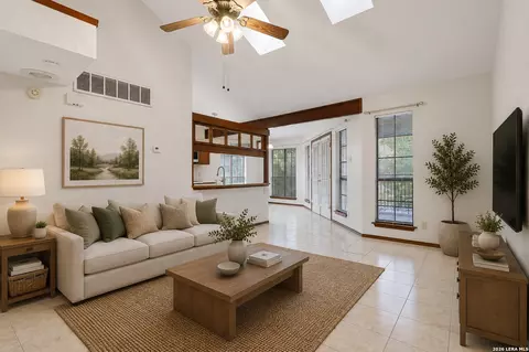8633 Datapoint Dr #258, San Antonio, TX 78229
