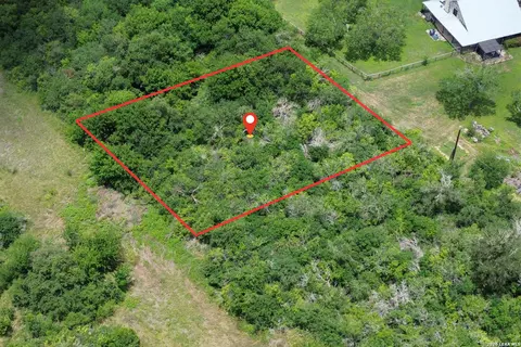5011 N Abbott Rd, Saint Hedwig, TX 78152