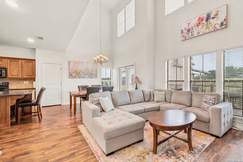 1111 Long Creek Blvd UNIT 303, New Braunfels, TX 78130