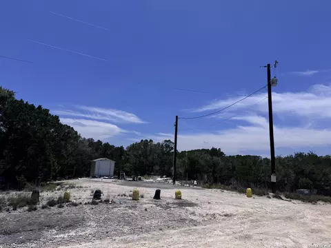 602 Grandview Cir, Bandera, TX 78003