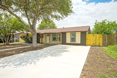 8022 Hobble St, San Antonio, TX 78227