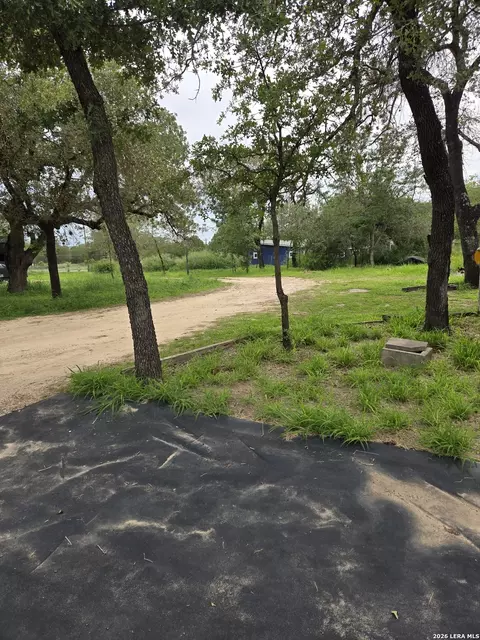300 Camelot Ln, San Antonio, TX 78264