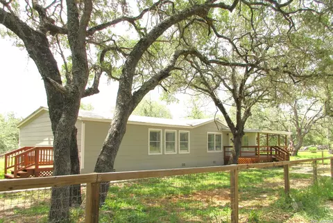 204 County Road 7725, Natalia, TX 78059