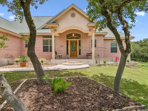 184 Stockman Cir, Spring Branch, TX 78070