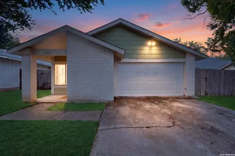 5558 Kissing Oak, San Antonio, TX 78247