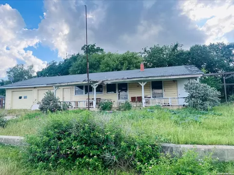 9 Sky Line Dr, Comfort, TX 78013