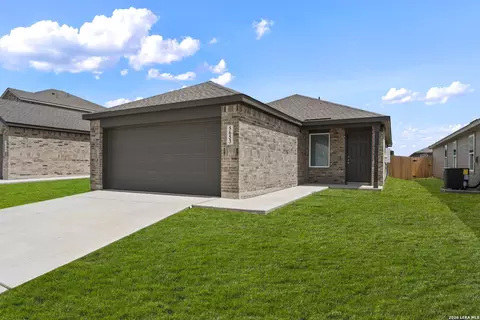 5653 Jasper Pl, San Antonio, TX 78223