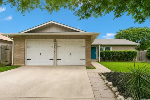 9426 Bowen Dr, San Antonio, TX 78250