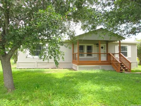 380 County Road 422, D'hanis, TX 78850