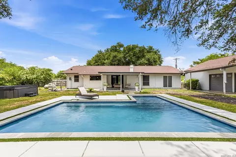 8708 Geronimo Dr, San Antonio, TX 78254