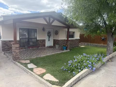 Exterior - 783 Trinity St, Eagle Pass, TX 78852 photo 9 of 17