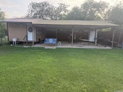 Exterior - 783 Trinity St, Eagle Pass, TX 78852 photo 14 of 17