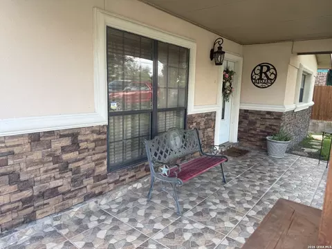 Exterior - 783 Trinity St, Eagle Pass, TX 78852 photo 11 of 17