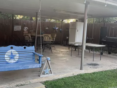 Exterior - 783 Trinity St, Eagle Pass, TX 78852 photo 15 of 17