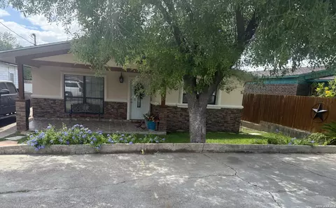 Exterior - 783 Trinity St, Eagle Pass, TX 78852 photo 8 of 17