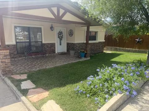 Exterior - 783 Trinity St, Eagle Pass, TX 78852 photo 5 of 17