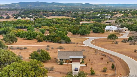 116 Martingale Trl, Bandera, TX 78003