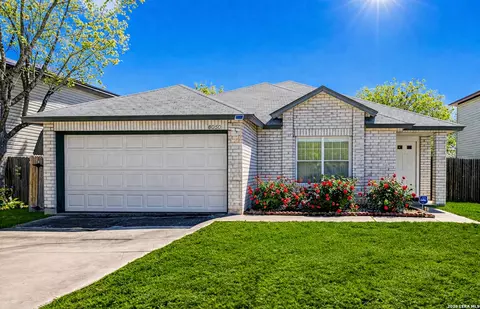 8050 Chestnut Cpe, Converse, TX 78109
