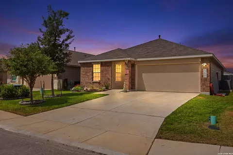 12015 Pewee Ct, San Antonio, TX 78221