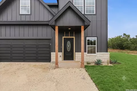 111 County Road 2660, Devine, TX 78016 photo 3