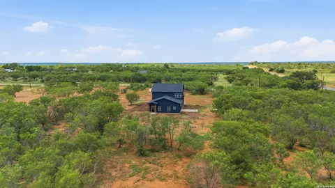 111 County Road 2660, Devine, TX 78016 photo 62