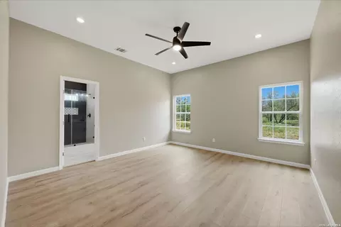 111 County Road 2660, Devine, TX 78016 photo 31