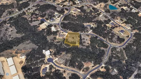 517 Cielo Vis, Canyon Lake, TX 78133