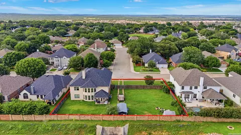 1763 Oakmont Cir, New Braunfels, TX 78132