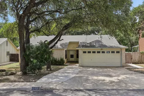 7111 Bart Hollow Dr, San Antonio, TX 78250