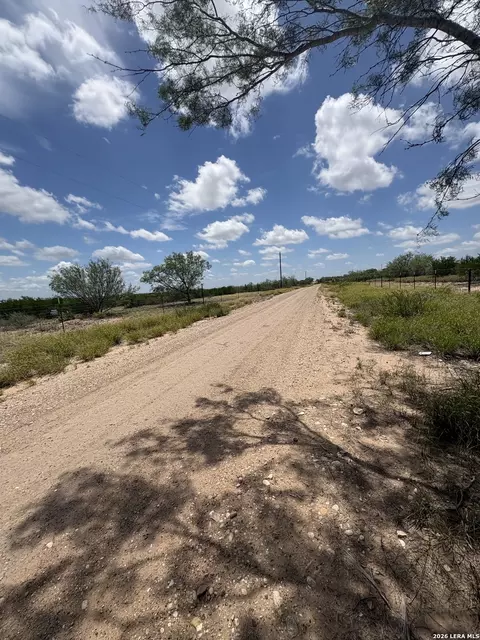 501 Moonlight Trl, Eagle Pass, TX 78852 photo 6