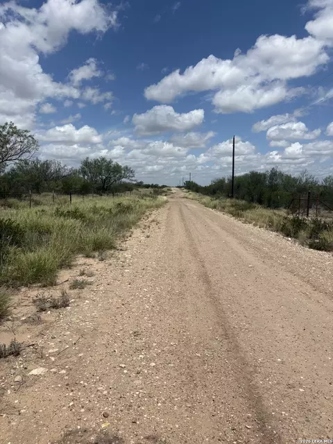 501 Moonlight Trl, Eagle Pass, TX 78852 photo 4