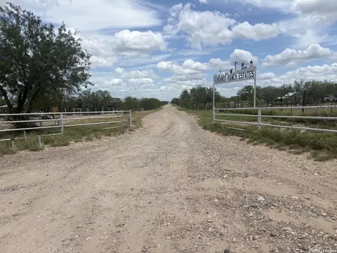 501 Moonlight Trl, Eagle Pass, TX 78852 photo 10