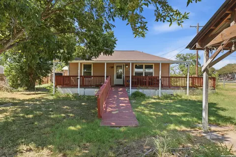 251 Avenue J, Poteet, TX 78065