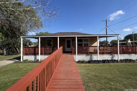 251 Avenue J, Poteet, TX 78065