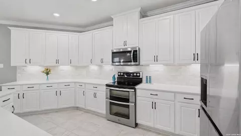 2070 Shire Mdws, New Braunfels, TX 78130
