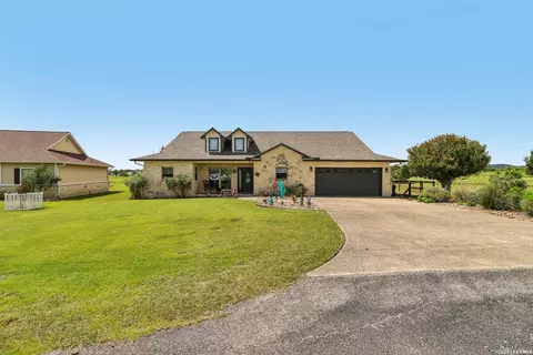 308 Wood View Cir, Bandera, TX 78003