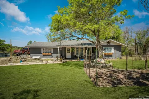 212 Way, Ingram, TX 78025