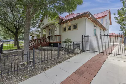 410 Queen Anne Ct, San Antonio, TX 78209