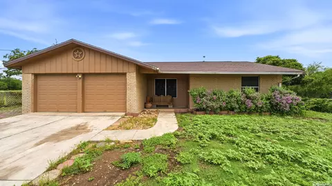 103 7th St, Converse, TX 78109
