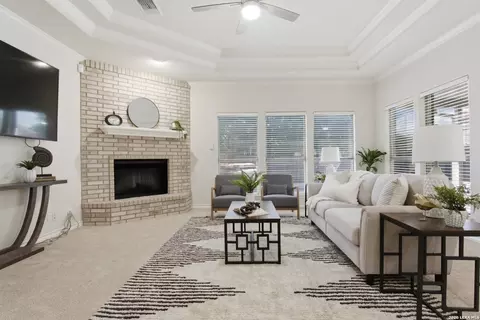128 Alexandria St, La Vernia, TX 78121