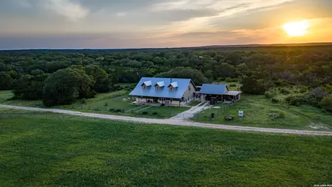 250 County Road 241, Hondo, TX 78861