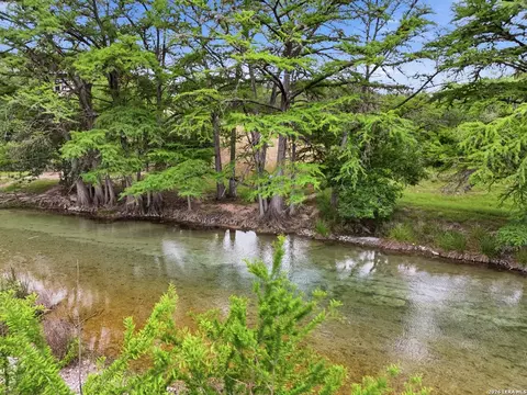 1260 Magers, Concan, TX 78801