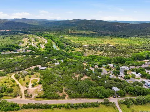 View/Area - 1260 Magers, Concan, TX 78801 photo 6 of 11