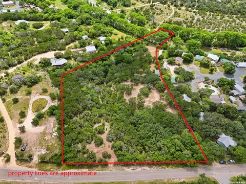 1260 Magers, Concan, TX 78801